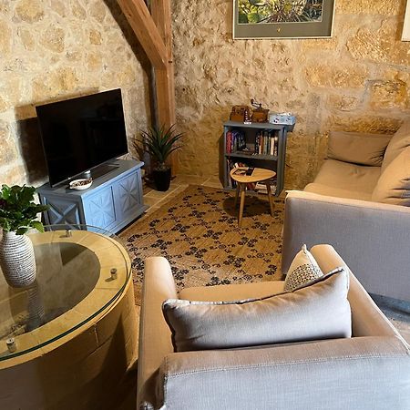 La Maison Du Puit Castels Екстер'єр фото