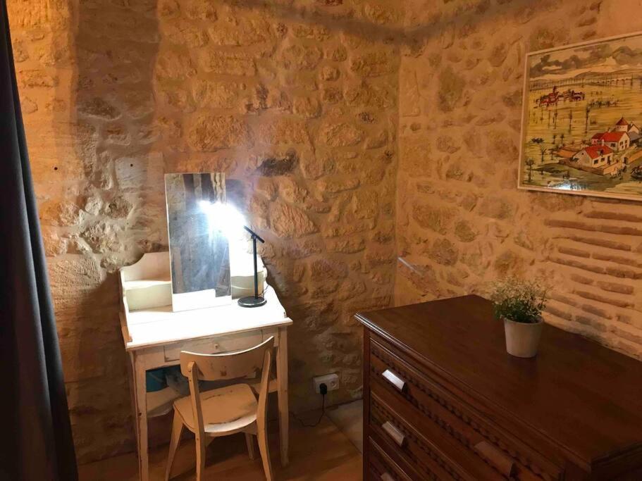 La Maison Du Puit Castels Екстер'єр фото
